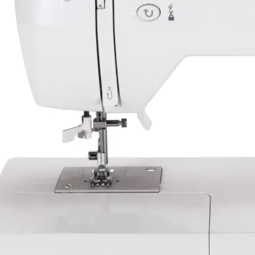 Test Singer Brilliance 6160 : une machine à coudre électronique simple qui fait le job (avec quelques limites)