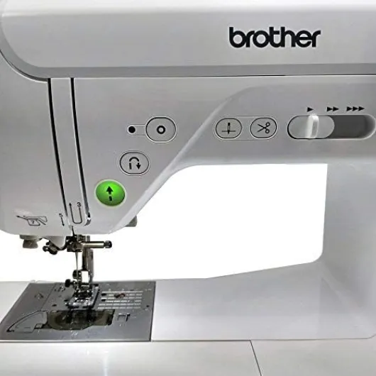 Innovis F420 Machine à coudre Blanc Taille L Large